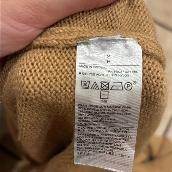 Banana Republic Tan V-Neck Sweater - Picture 4 of 4